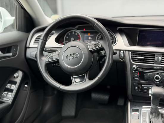 AUDI-A4-2.0 TFSI AMBIENTE 183CV GASOLINA 4P MULTITRONIC AUDI-A4-2013