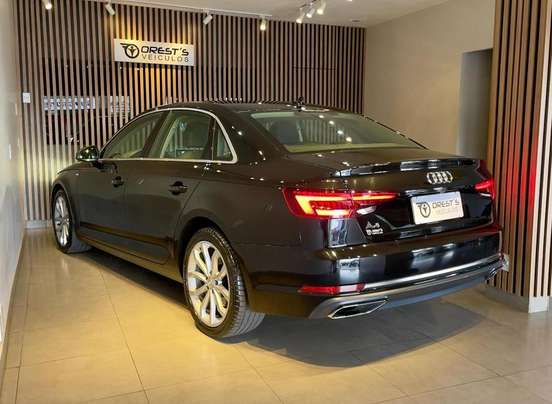 AUDI-A4-2019