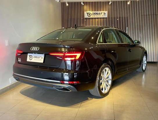 AUDI-A4-2019
