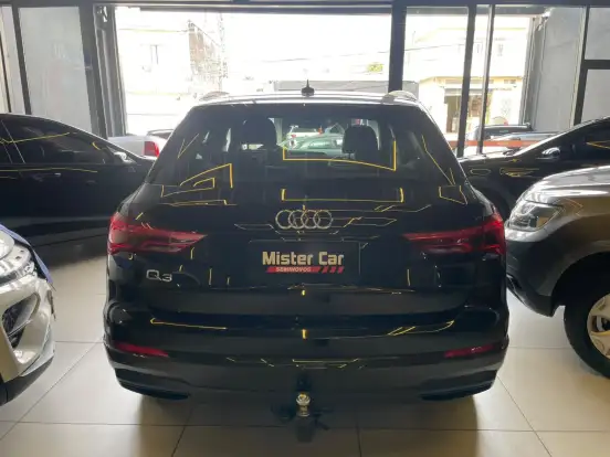 AUDI-Q3-2019