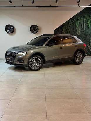 AUDI-Q3-2021