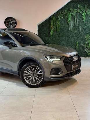 AUDI-Q3-2021