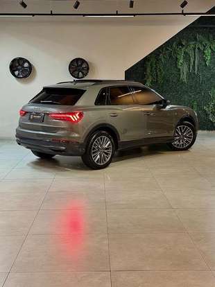AUDI-Q3-2021