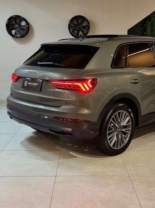 AUDI-Q3-2021