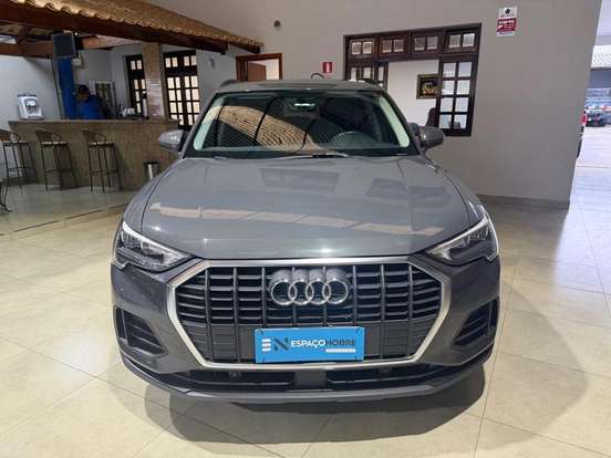 AUDI-Q3-2021