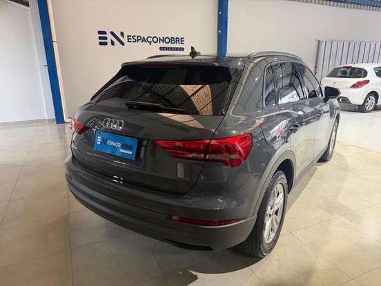 AUDI-Q3-2021