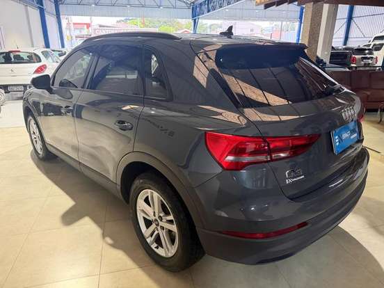 AUDI-Q3-2021