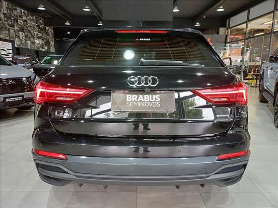 AUDI-Q3-2023