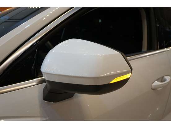 AUDI-Q3-2023