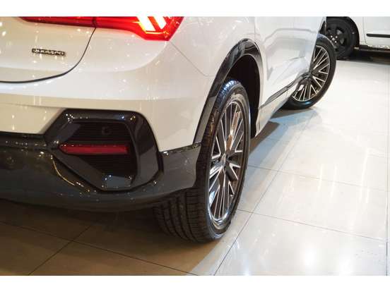 AUDI-Q3-2023
