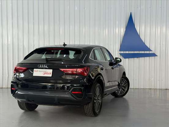 AUDI-Q3-2023