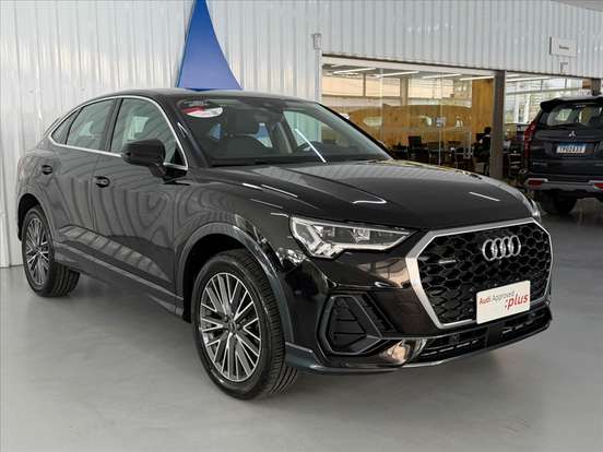 AUDI-Q3-2023