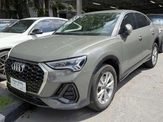AUDI-Q3-2022