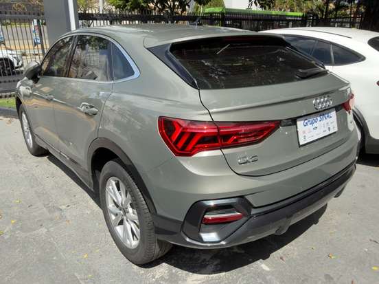 AUDI-Q3-2022