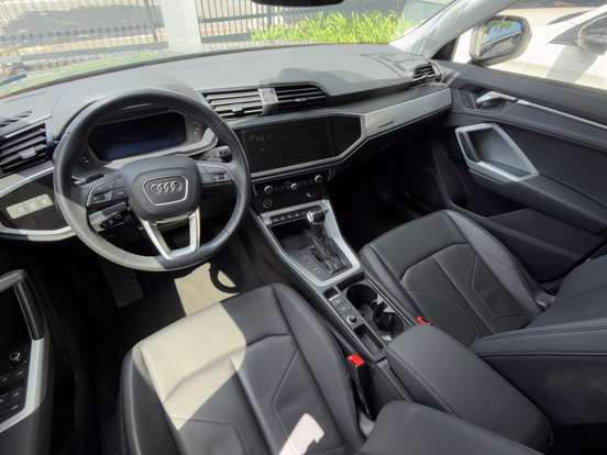 AUDI-Q3-2022