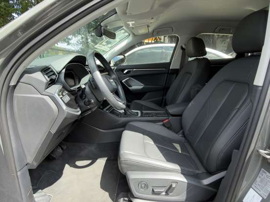 AUDI-Q3-2022