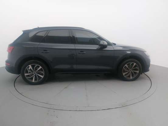 AUDI-Q5-2023