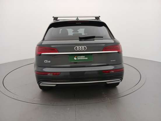 AUDI-Q5-2022