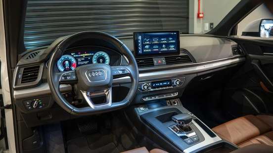 AUDI-Q5-2021