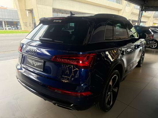 AUDI-Q5-2022