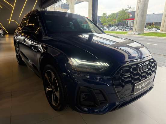 AUDI-Q5-2022