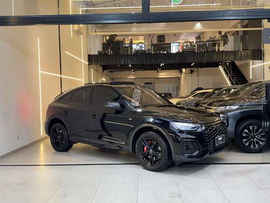 AUDI-Q5-2022