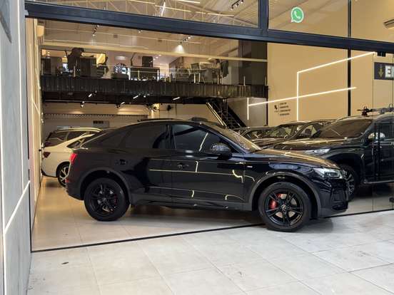 AUDI-Q5-2022