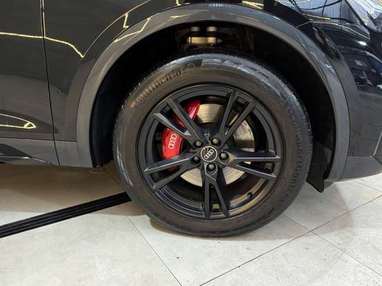 AUDI-Q5-2022