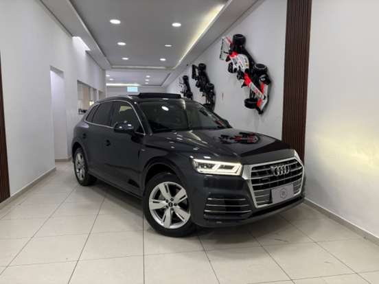 AUDI-Q5-2020