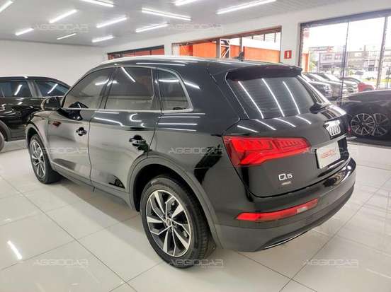 AUDI-Q5-2019
