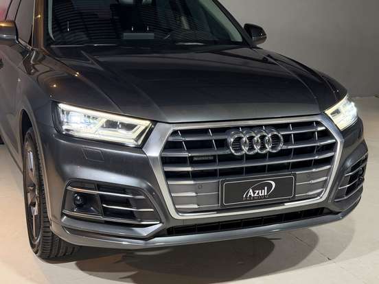 AUDI-Q5-2020