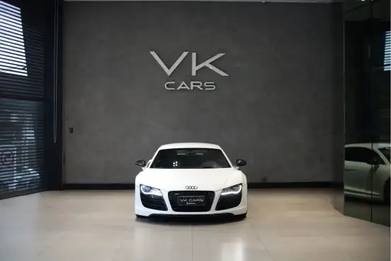 AUDI-R8-2011