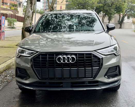 AUDI-Q3-2021