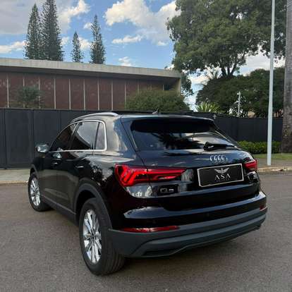 AUDI-Q3-2021