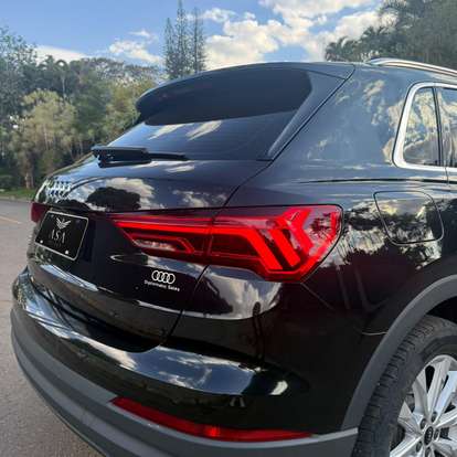 AUDI-Q3-2021