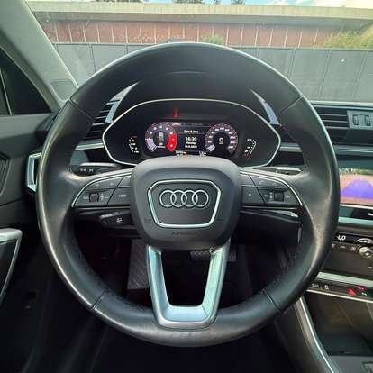 AUDI-Q3-2021