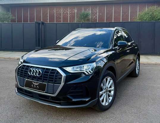AUDI-Q3-2021