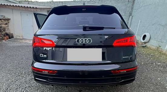 AUDI-Q5-2020