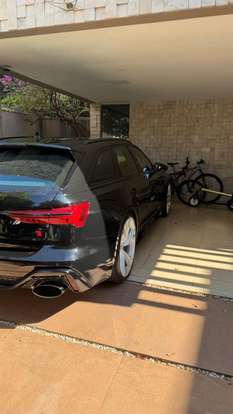 AUDI-RS6-2023