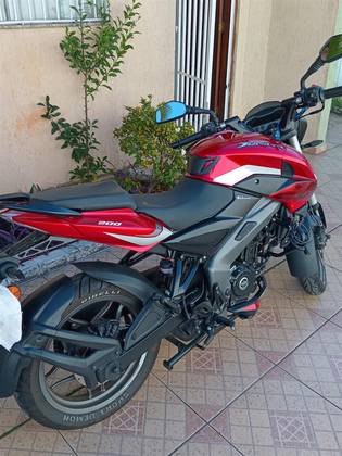 BAJAJ DOMINAR NS200 