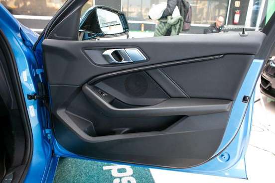 BMW-118i-2019