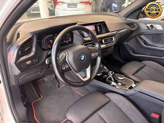 BMW-118i-2021