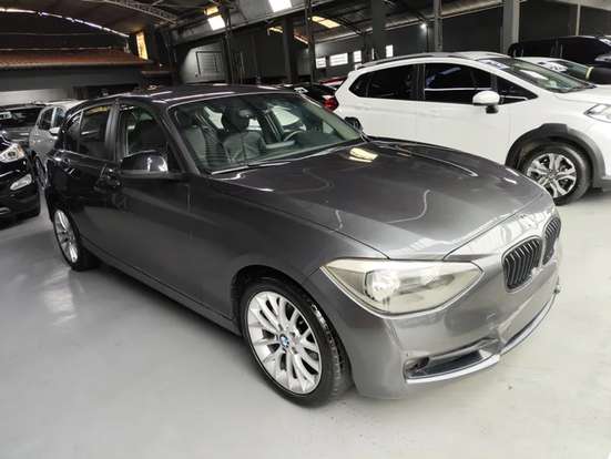 BMW-118i-2012