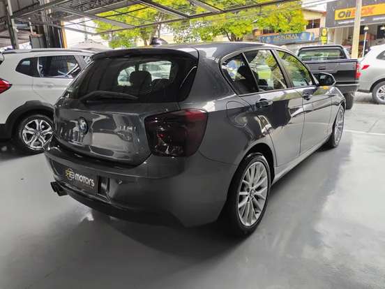 BMW-118i-1.6 URBAN LINE 16V TURBO GASOLINA 4P AUTOMÁTICO BMW-118i-2012
