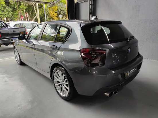 BMW-118i-2012