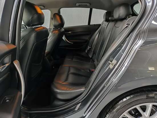 BMW-118i-2012