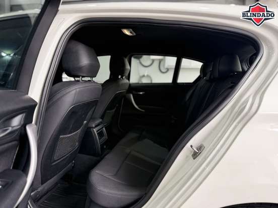 BMW-120i-2019