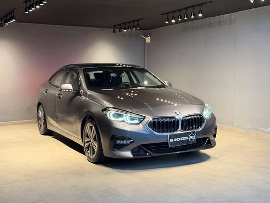 BMW-218i-2021