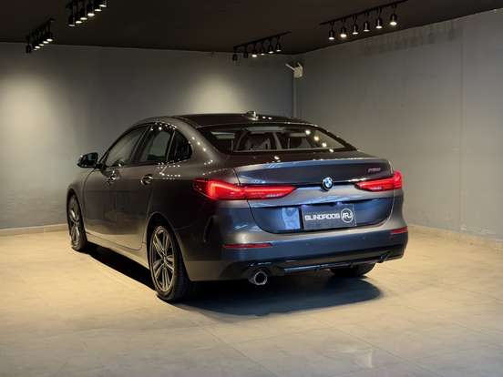 BMW-218i-2021