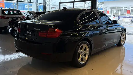 BMW-320i-2014